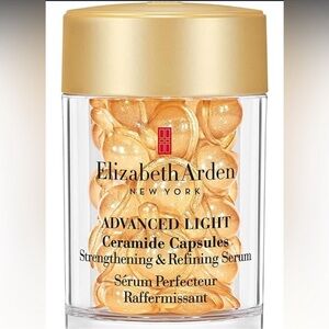 Elizabeth Arden ADVANCED LIGHT
CERAMIDE CAPSULES STRENGTHENING
& REFINING SERUM